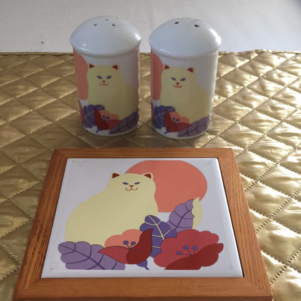 George Good salt+ pepper and trivet